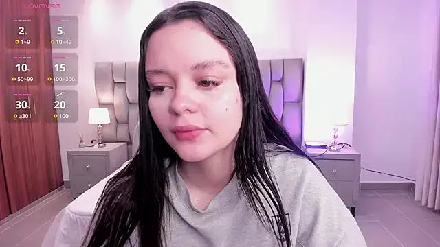 Bella-hadiid on StripChat 