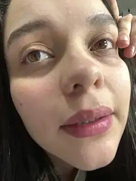 Bella-hadiid on StripChat 