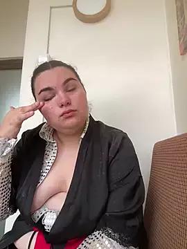 BellaRave on StripChat 