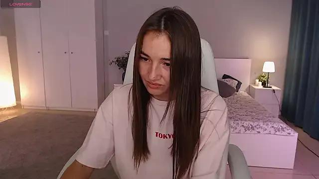 Bellla_Haddid on StripChat 