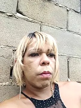 Freechat blondebitchlitle on StripChat