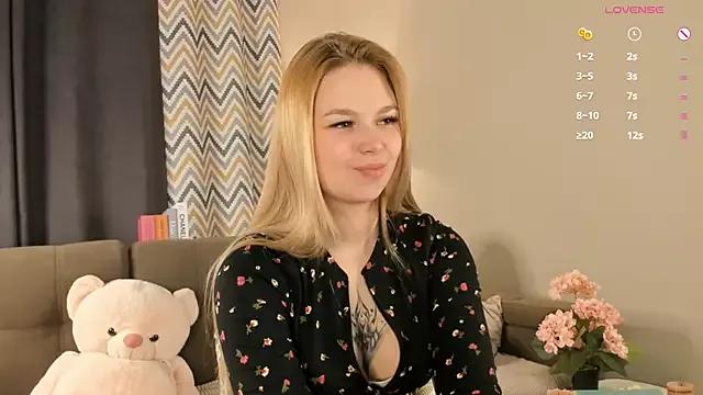BrittBagg on StripChat 