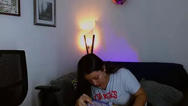 camila_lewis on StripChat 