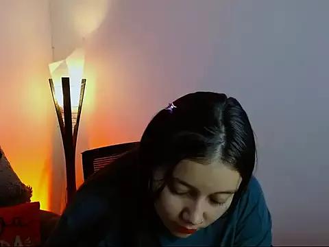 camila_lewis on StripChat 