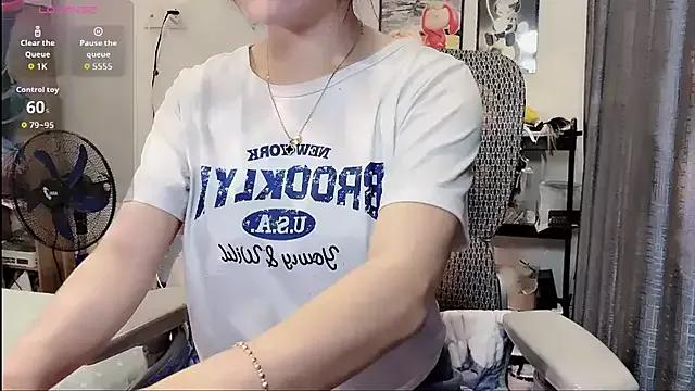 Explore Caryln-Bun, she wants to masturbate for you Caryln-Bun from StripChat