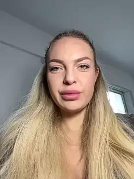 ChiaraVixen on StripChat 
