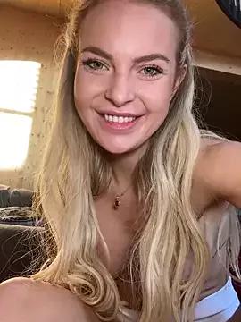 ChiaraVixen on StripChat 
