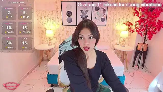 chloe_andrewss on StripChat 