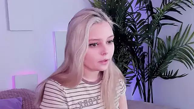 CLAIRE_VOGT on StripChat 