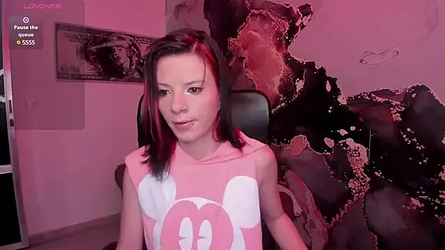 DanaaRey on StripChat 