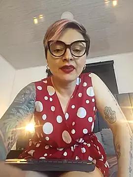 Daniela_Leonn on StripChat 