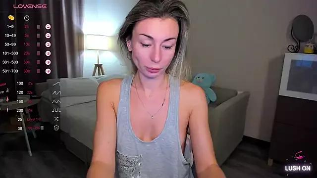 DannaEvan on StripChat 
