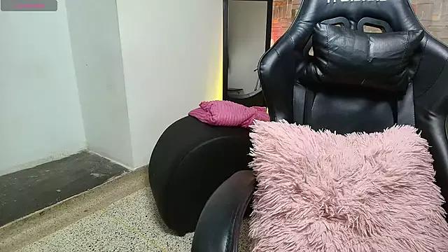 daphne__glow on StripChat 
