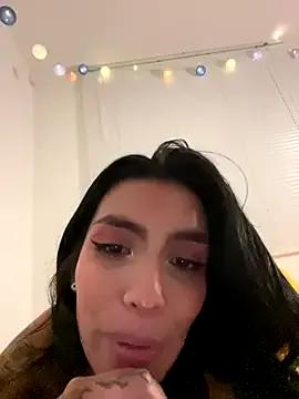 Discover 23 years old DeuxGold from StripChat DeuxGold from StripChat