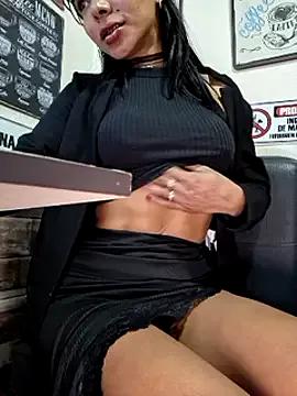 Doll_Loren on StripChat 