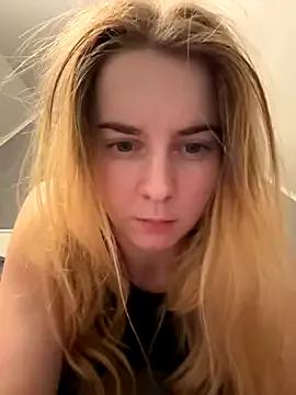 Slutty Ellieen wants you to fuck her body now ellieen from StripChat