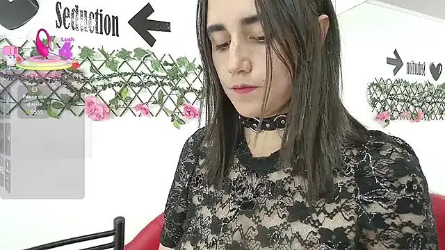 elowen_halley on StripChat 