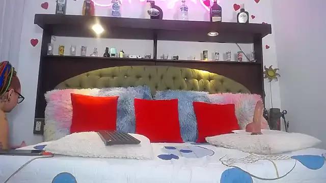 EMILY_ROUSSE71 on StripChat 