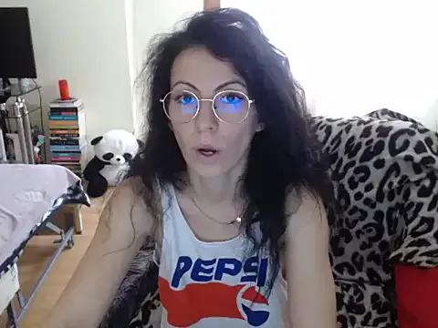 Emmatoo on StripChat 