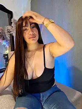 emmily_d on StripChat 
