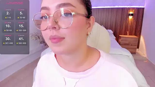 emmy_walker on StripChat 