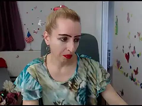 EvelynAngell on StripChat 