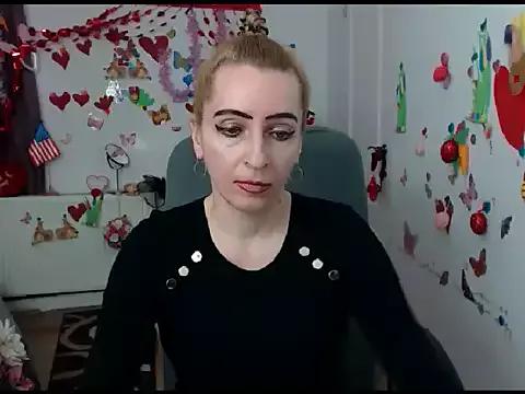 EvelynAngell on StripChat 