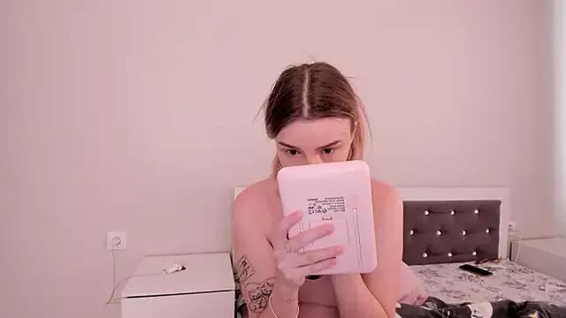 eweline_more on StripChat