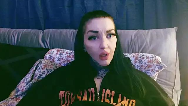 gothicslut666 on StripChat 