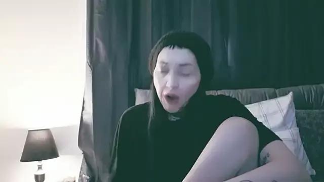 gothicslut666 on StripChat 