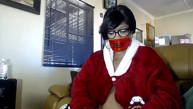 Gucci_Bx on StripChat 