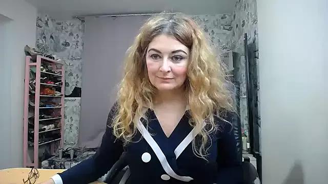 Helen1974 on StripChat 
