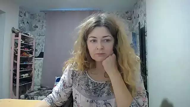 Helen1974 on StripChat 