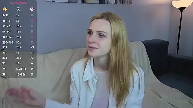 HelenMartines on StripChat 