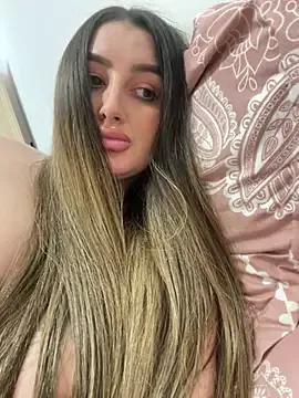 hotAlys on StripChat 