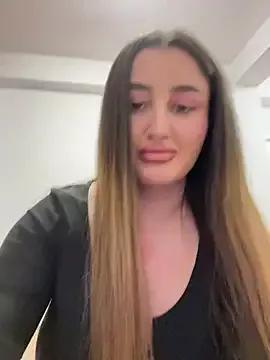 hotAlys on StripChat 