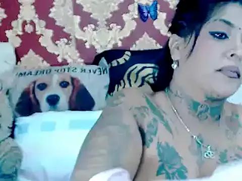 Indiancatz2 on StripChat 