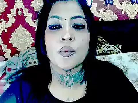 Indiancatz2 on StripChat 