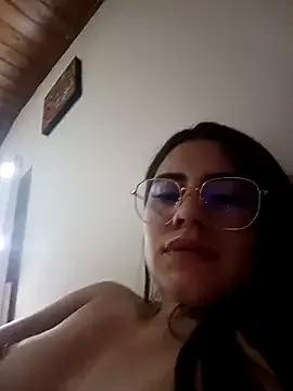 Isabella21_ on StripChat 