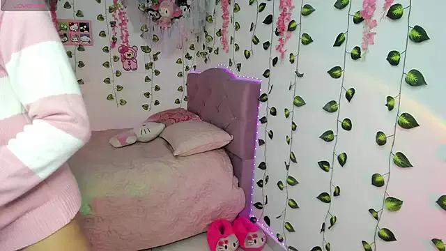 issagarcia on StripChat 