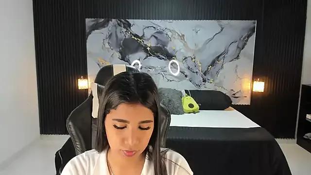 Ivy_16 on StripChat 