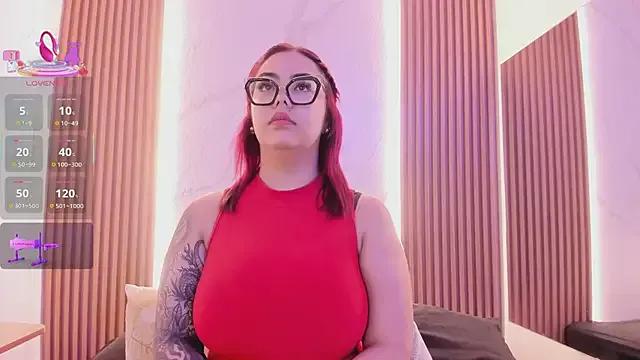 juicy_led_ on StripChat 