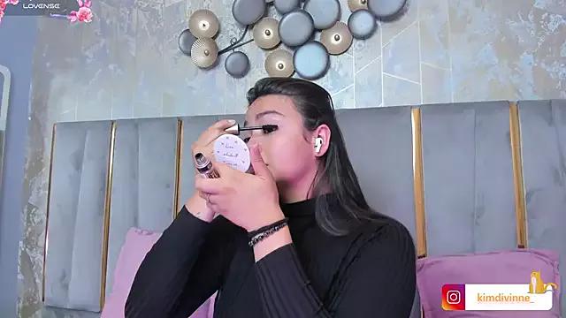 KimDevinne on StripChat 