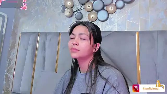 KimDevinne on StripChat 