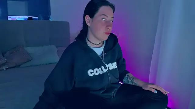 KiraLimme on StripChat 