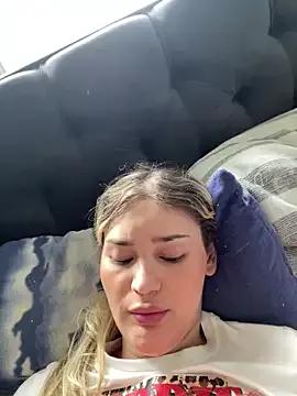 larasexy35 on StripChat 