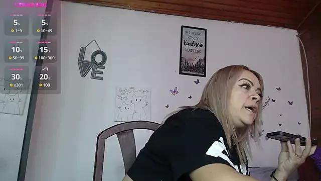 LIila28six on StripChat 