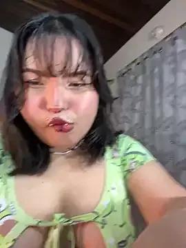 Lilith_Hillss on StripChat 