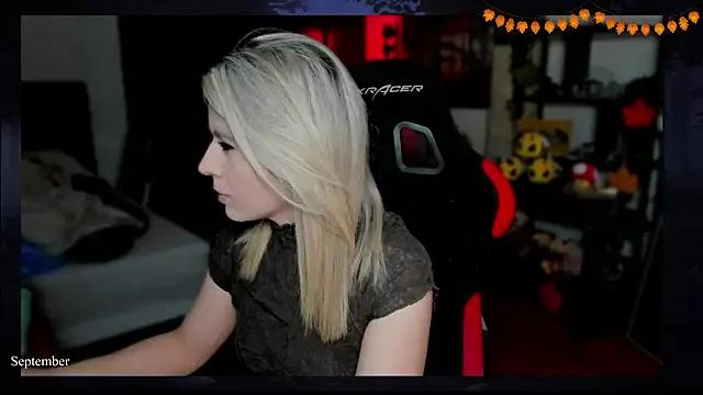 Freechat Lisaonthemoon on StripChat