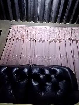 Freechat LONGBLKCLIT36 on StripChat